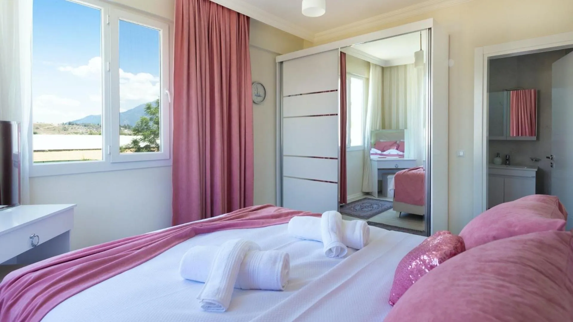 Fethiye 4 Bedroom Villa 2555